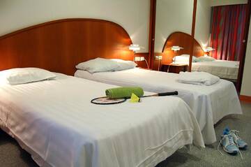 Фото номера Семейный люкс с балконом (для 2 взрослых и 2 детей) Отель Spa Hotel Härmä - Härmän kylpylä г. Юлихярмя 2